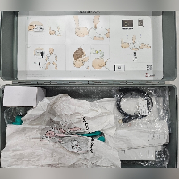 Resusci Baby QCPR by Laerdal Medical. Excellent Used Condition Manikin CPR - Picture 6 of 16